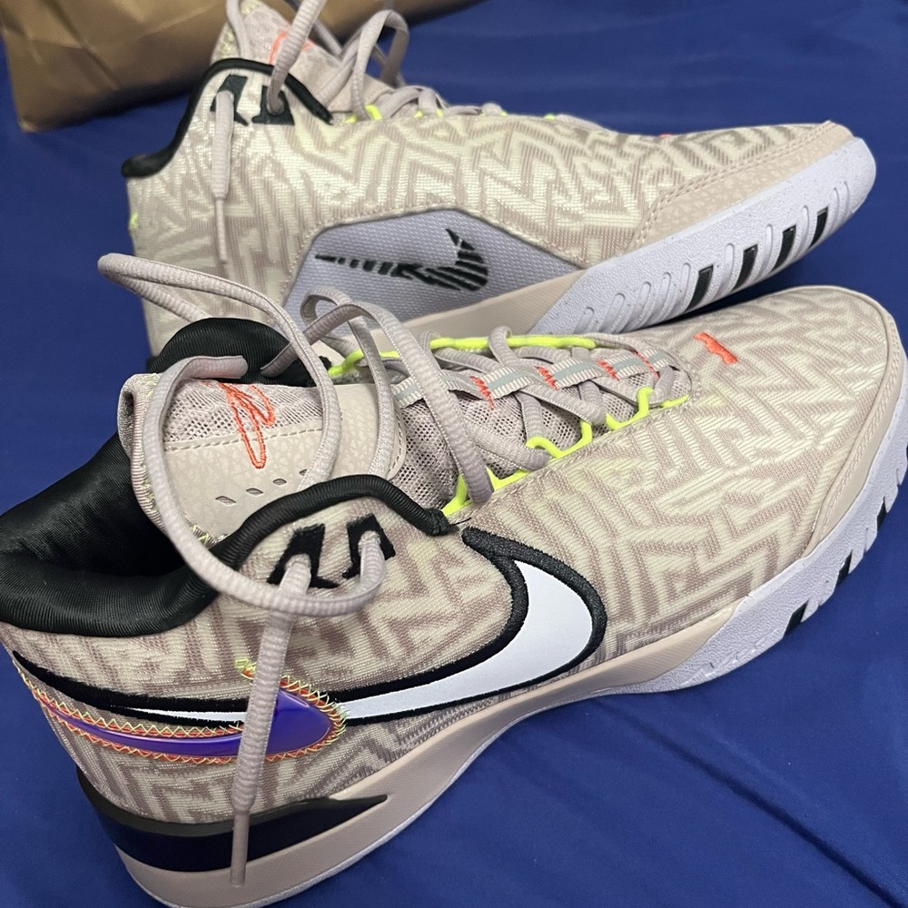 NWT Nike Zoom LeBron NXXT Genisus 'Platinum Violet' Men’s Size 8.5 Sneakers - Picture 3 of 9